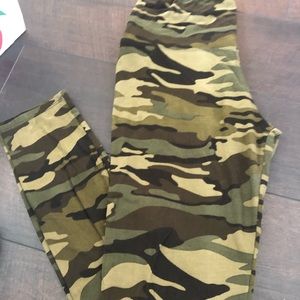 Camo leggings